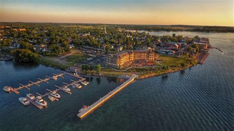1000 islands harbor hotel clayton ny - 200 Riverside Dr. Clayton NY • (315) 686-1100. ... Fall is an amazing time to visit the 1000 Islands, take in the beautiful colors and visit local orchards to enjoy ... 